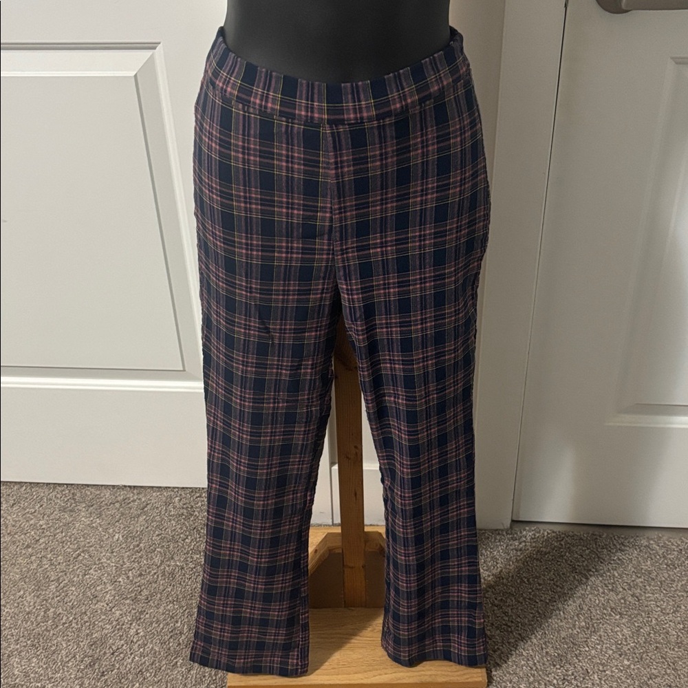 2/$15 Urban Outfitters Cropped Plaid Pants